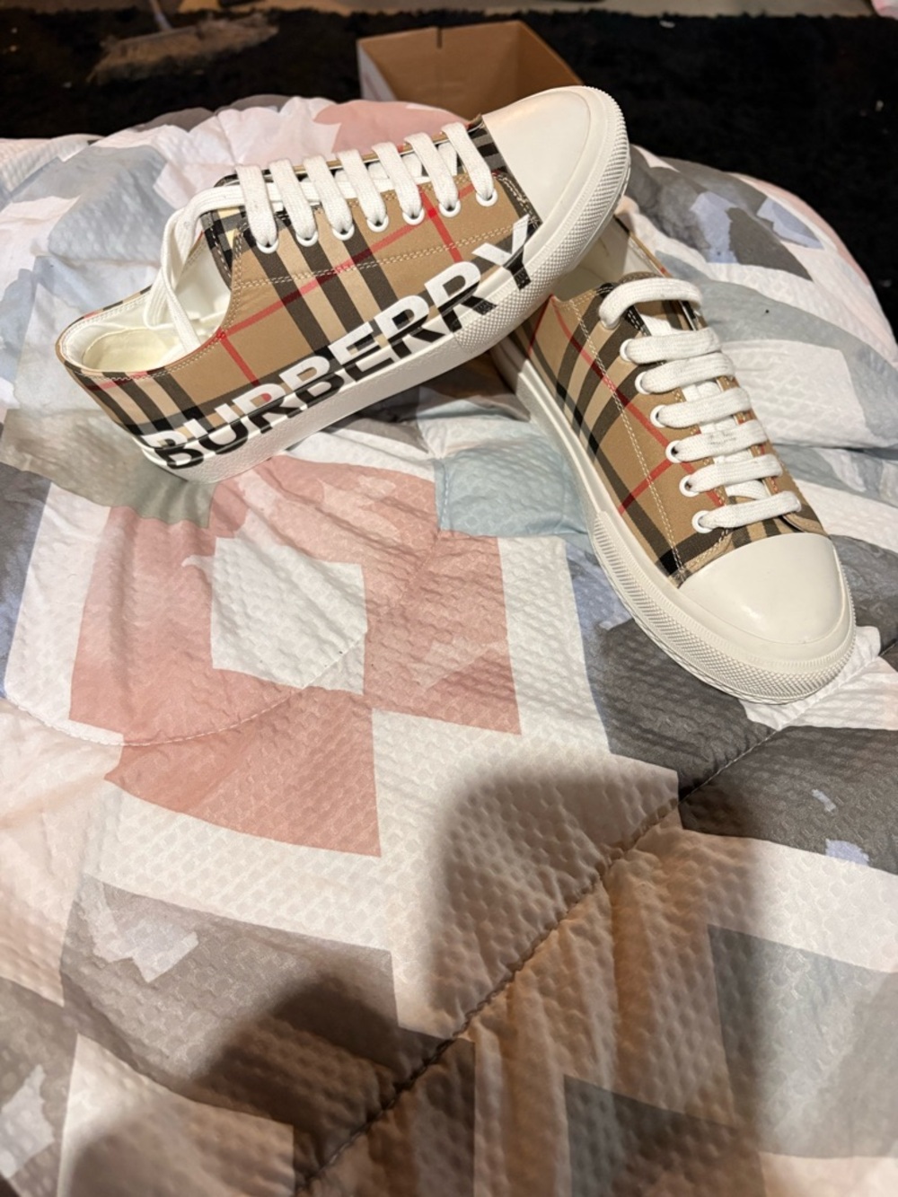 Burberry Beige Plaid Logo Low-Top Sneakers with White Trim - Picture 2 of 6